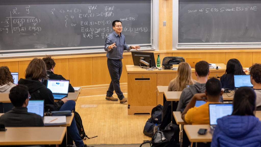 Feng Fu leads class